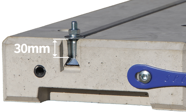 ボルトの埋め込み部分30mm